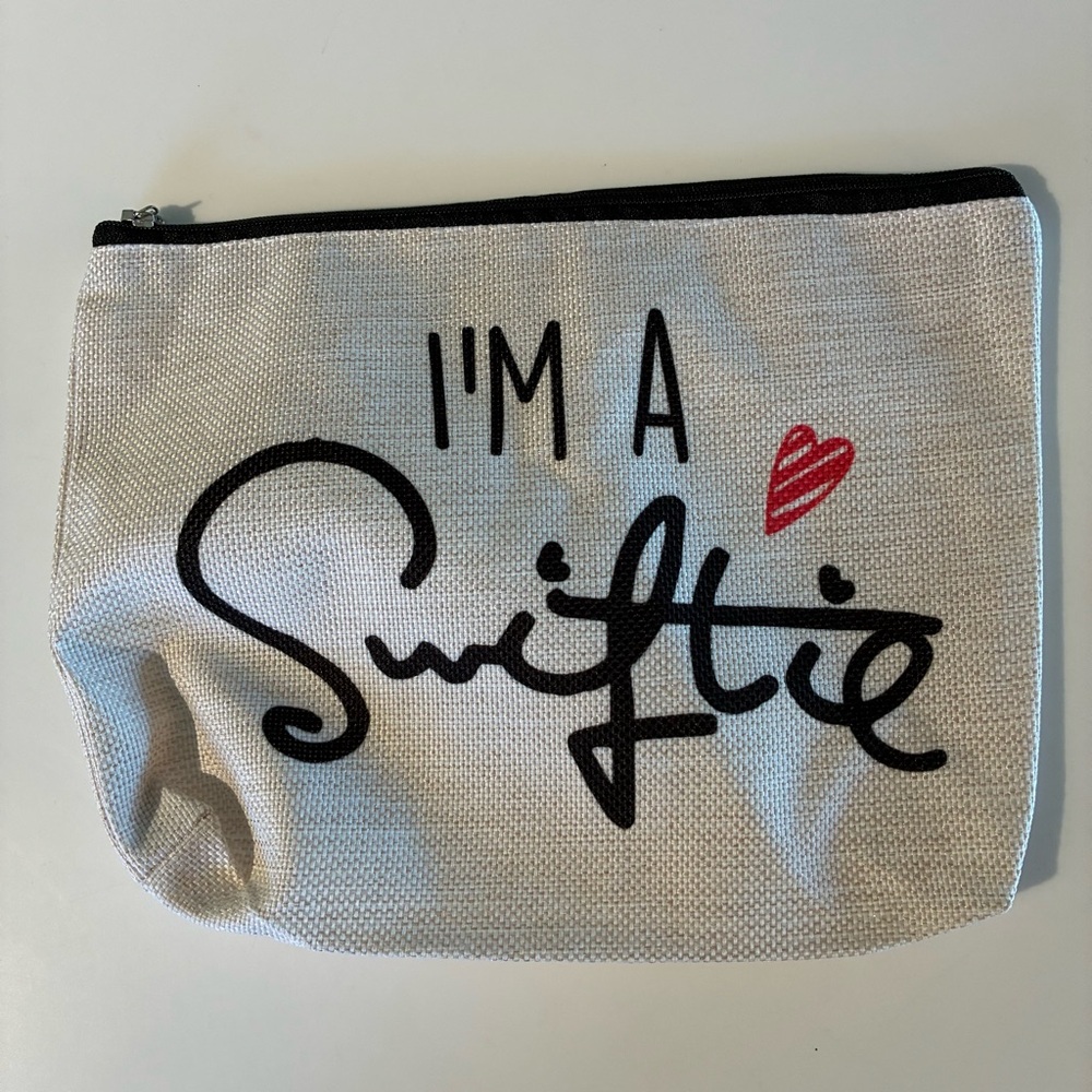 Taylor Swift I’m a SWIFTIE Makeup Cosmetics Bag NWT NEW